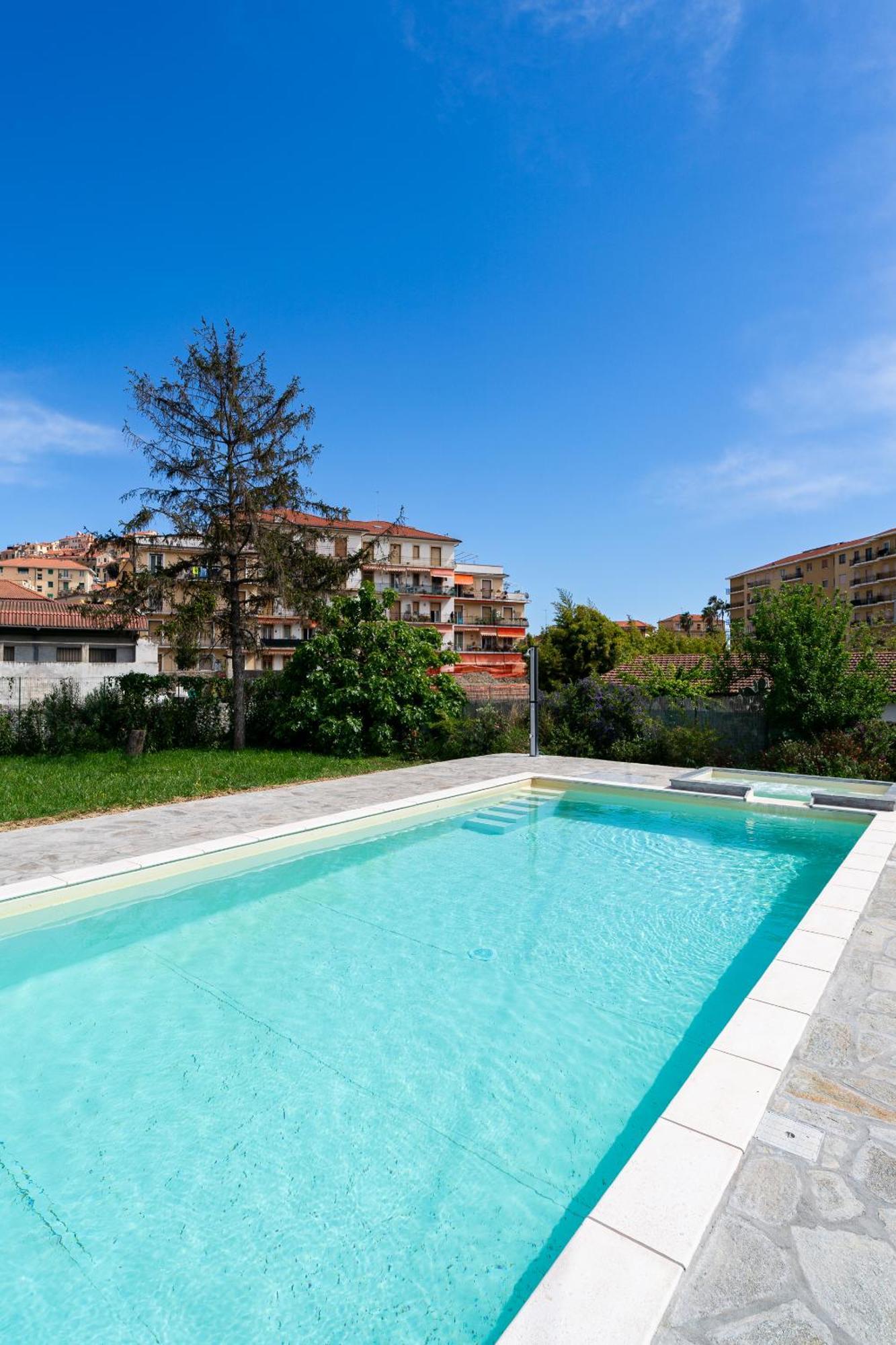Il Gattino Di Porto - Apt 6 - Monolocale Terrazzo Piscina Imperia Luaran gambar
